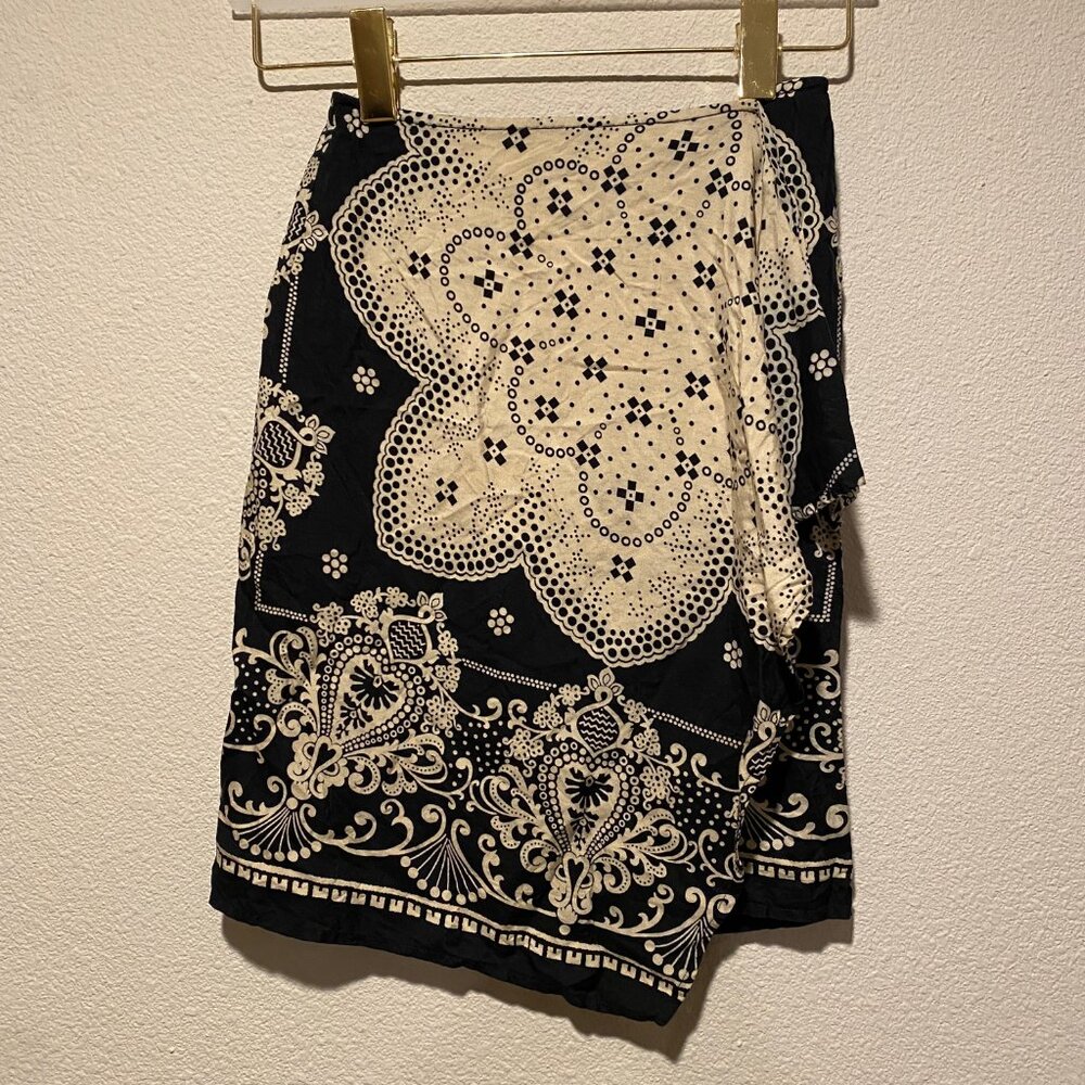 DKNY Jeans Silk Mini Wrap Skirt Boho Western Chic Black‎ White Size XS